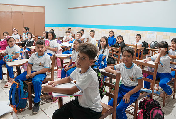 Dona la scuola!